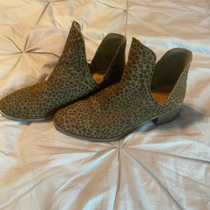 Coconuts by Matisse Leopard Pronto Booties